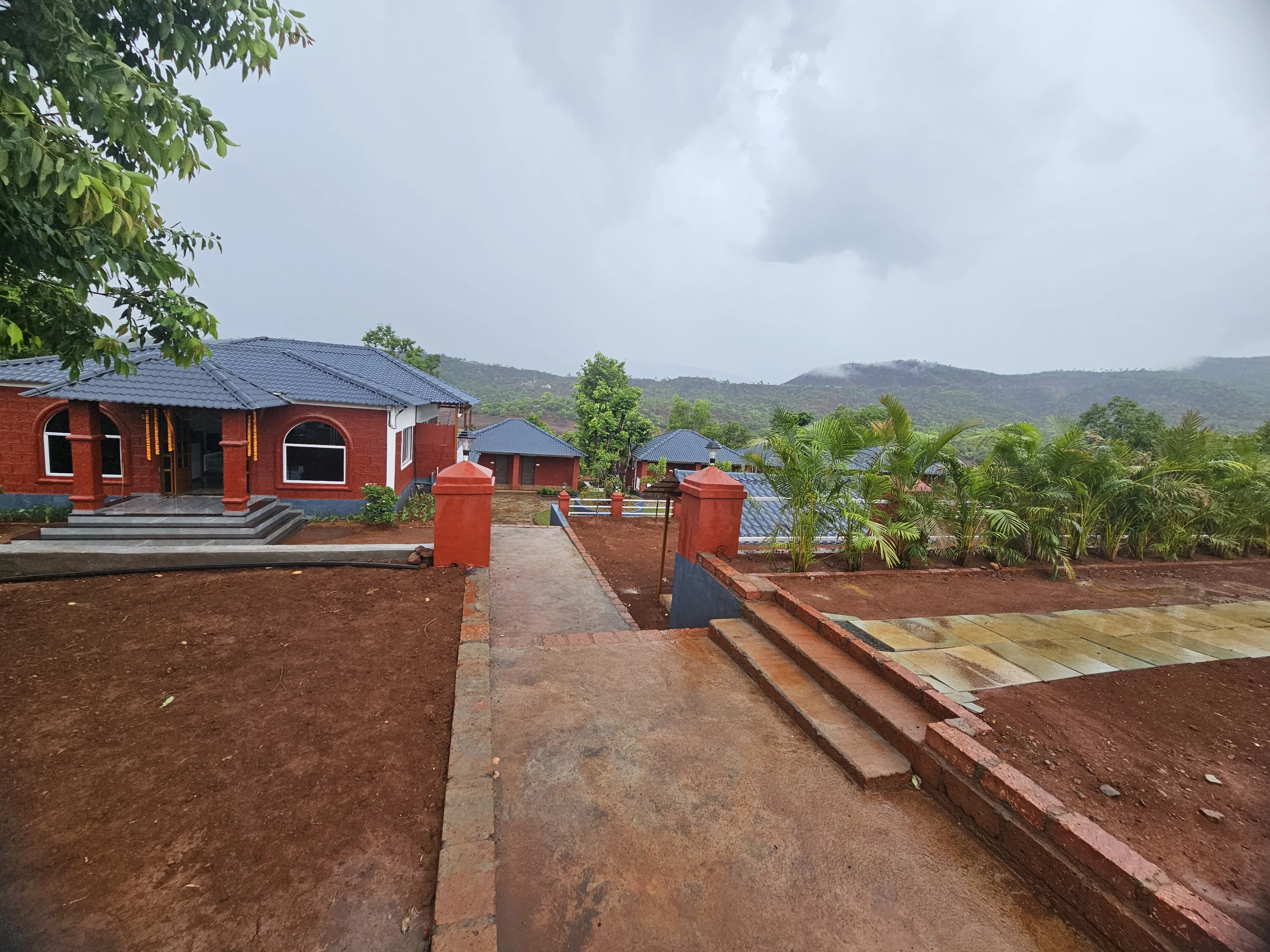 Ample parking and resort facilities at Aranyagiri